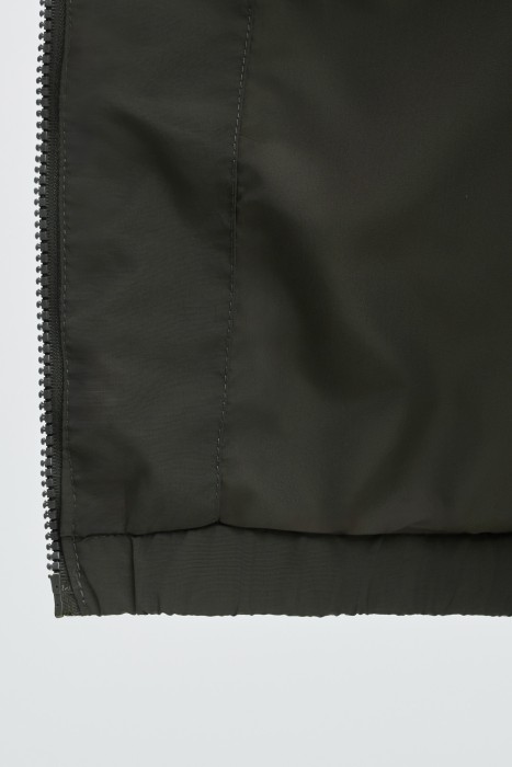 ветровка с капюшоном из россии вид сбоку