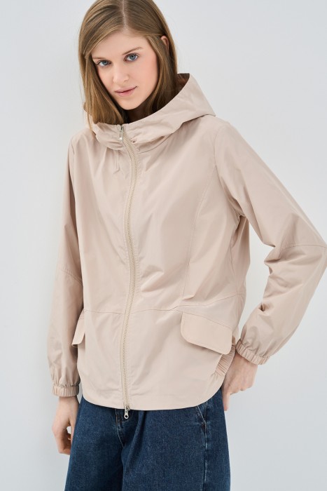 ветровка с капюшоном от бренда снежная королева вид слева