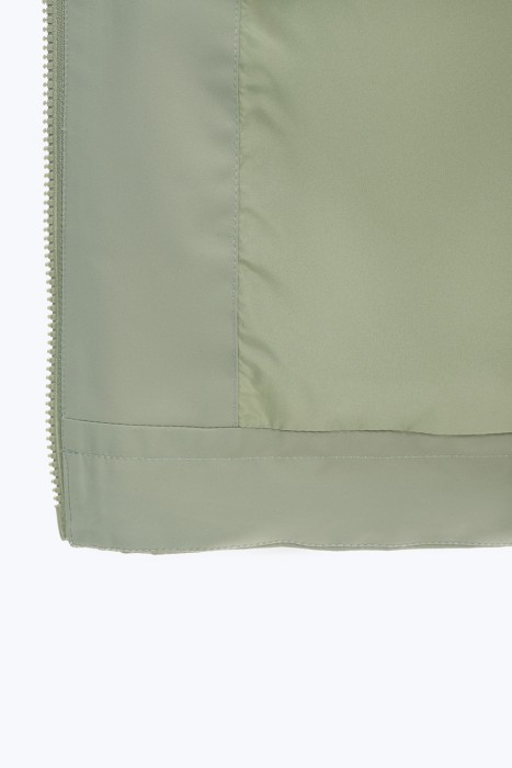 ветровка с капюшоном из россии вид сбоку