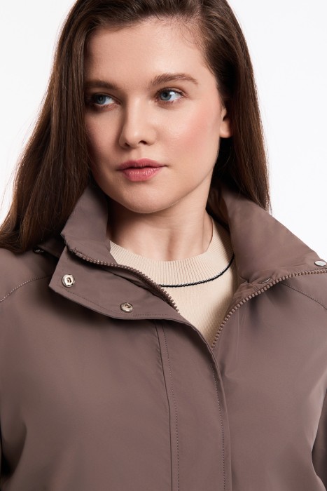 ветровка с капюшоном из россии вид сбоку