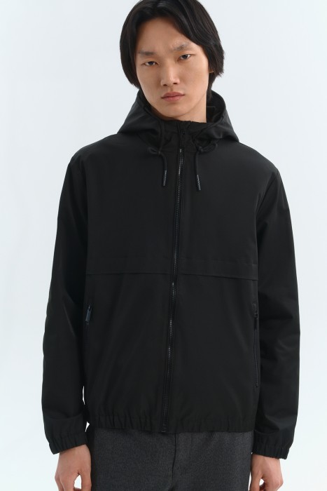 ветровка с капюшоном от бренда снежная королева вид слева