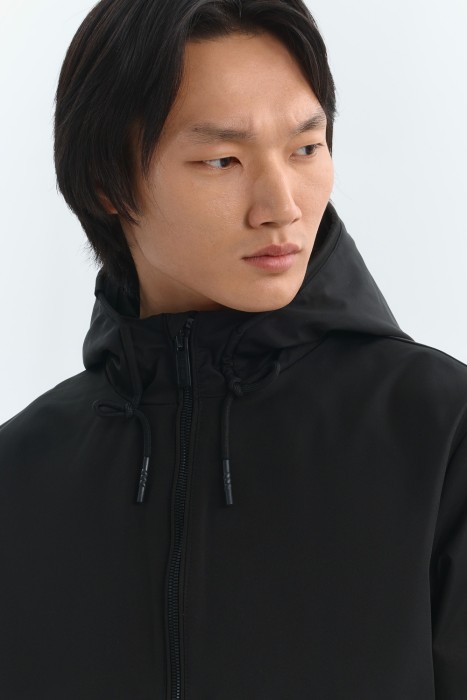 ветровка с капюшоном из россии вид сбоку