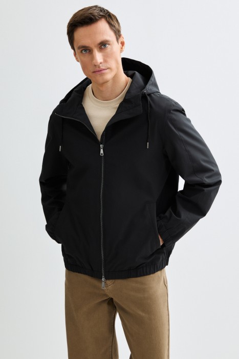 ветровка с капюшоном от бренда снежная королева вид слева