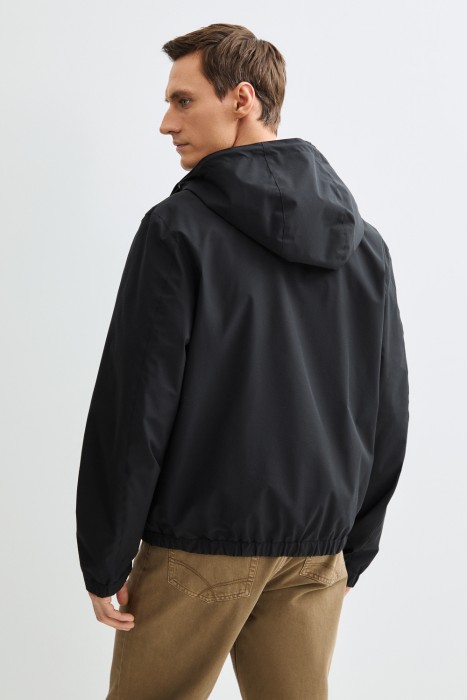 ветровка с капюшоном по цене 4830 руб вид справа