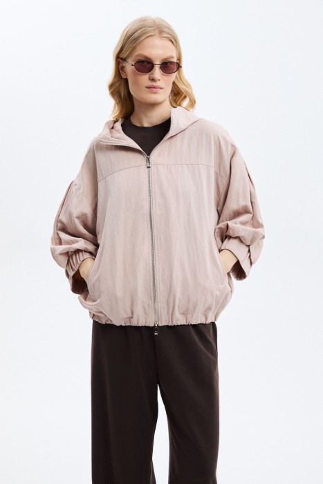 ветровка с капюшоном из россии вид сбоку