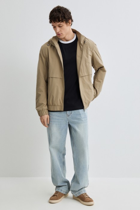 ветровка с капюшоном от бренда снежная королева вид слева