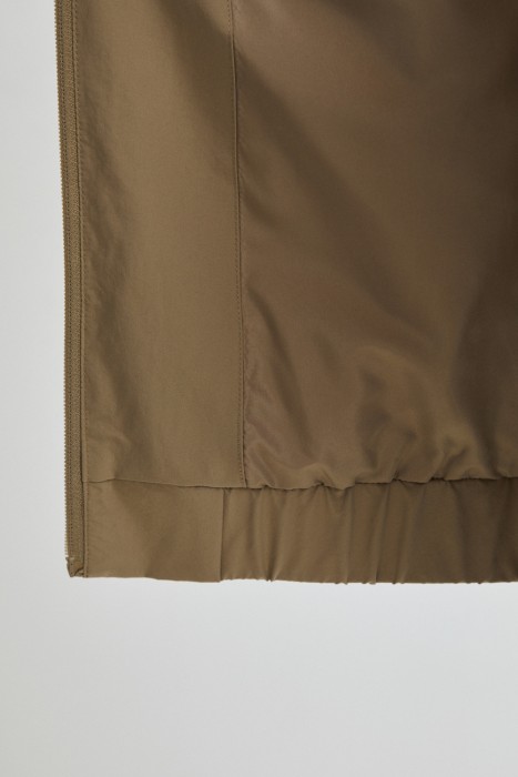 ветровка с капюшоном из россии вид сбоку