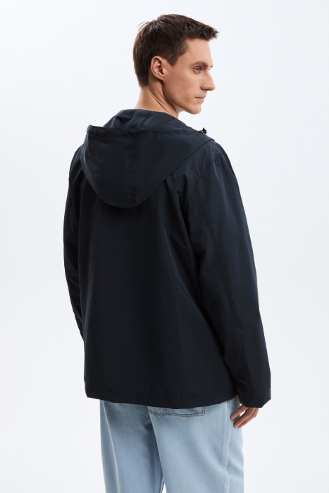 ветровка с капюшоном по цене 4980 руб вид справа