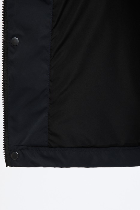 ветровка с капюшоном из россии вид сбоку