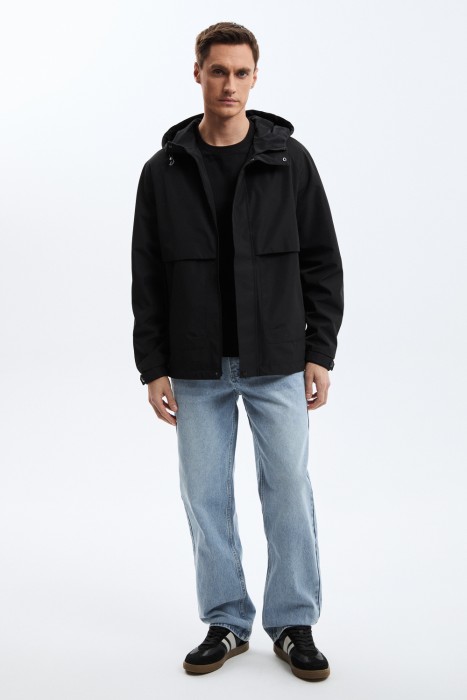 ветровка с капюшоном от бренда снежная королева вид слева