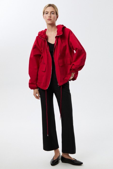 ветровка с капюшоном от бренда снежная королева вид слева