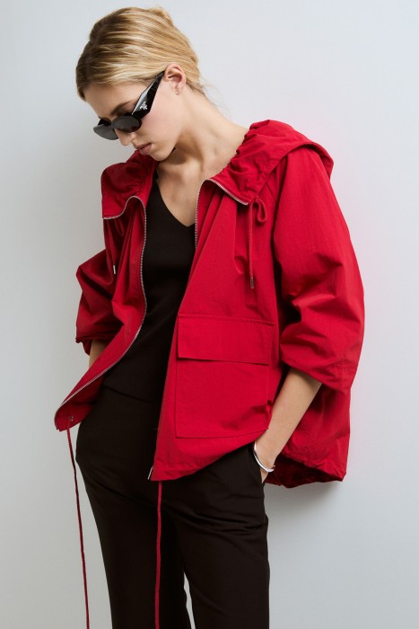 ветровка с капюшоном из россии вид сбоку