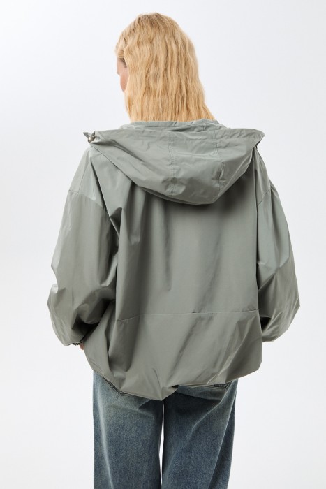 ветровка с капюшоном по цене 6130 руб вид справа