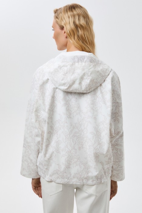 ветровка с капюшоном по цене 5360 руб вид справа