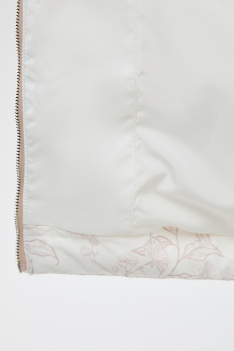 ветровка с капюшоном из россии вид сбоку