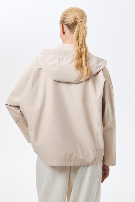 ветровка с капюшоном по цене 5360 руб вид справа