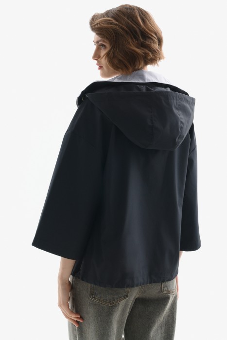 ветровка с капюшоном по цене 2680 руб вид справа