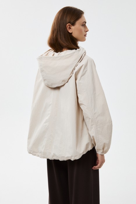 ветровка с капюшоном по цене 6520 руб вид справа