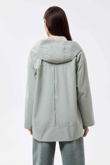 ветровка с капюшоном по цене 5360 руб вид справа