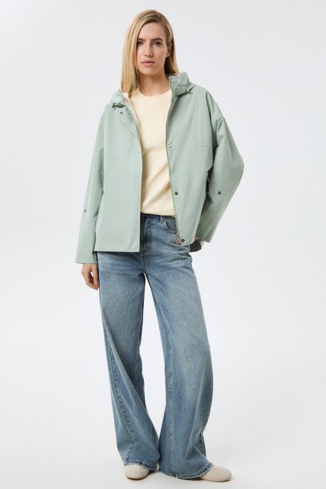 ветровка с капюшоном из россии вид сбоку