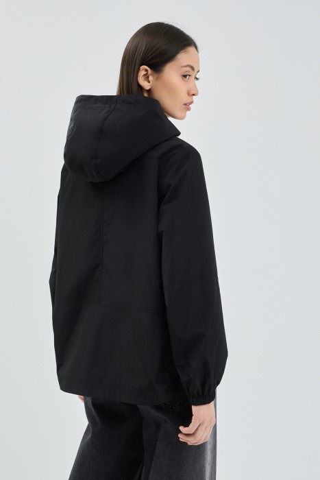 ветровка с капюшоном по цене 2970 руб вид справа