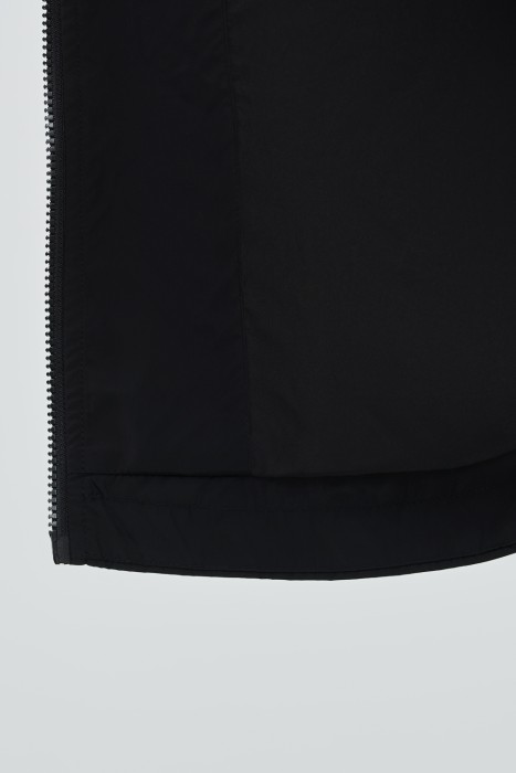 ветровка с капюшоном из россии вид сбоку