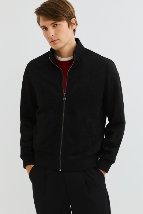 ветровка от бренда снежная королева вид слева