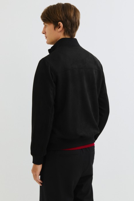 ветровка по цене 5900 руб вид справа