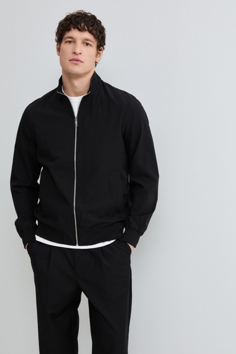 ветровка от бренда снежная королева вид слева