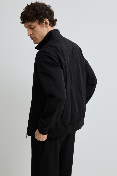 ветровка по цене 4210 руб вид справа