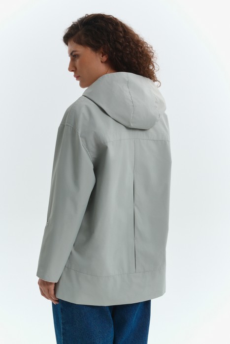 ветровка по цене 5360 руб вид справа