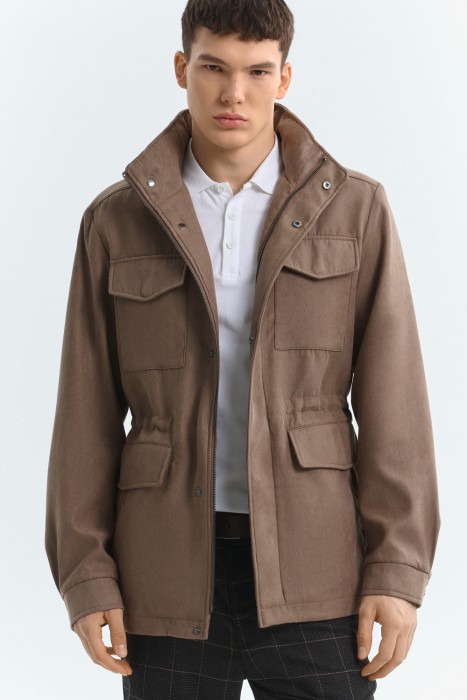 ветровка по цене 4020 руб вид справа