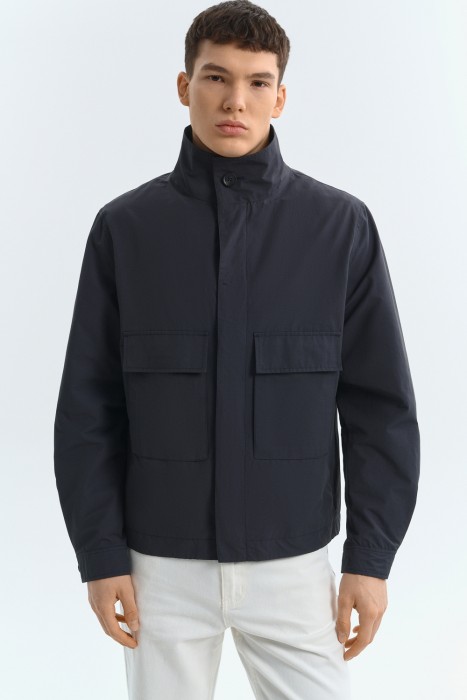 ветровка от бренда снежная королева вид слева