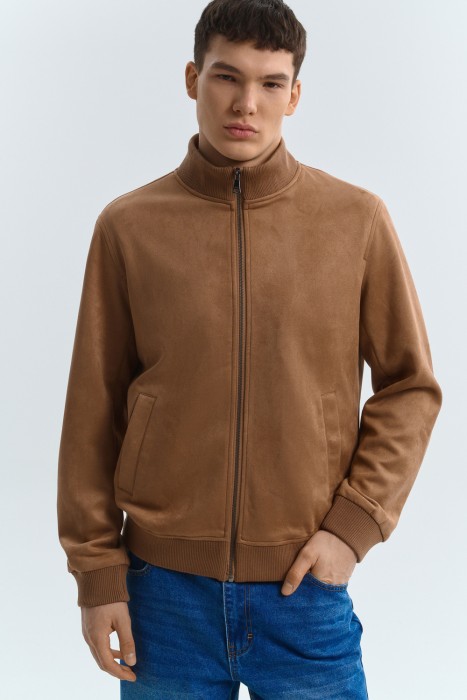 ветровка от бренда снежная королева вид слева