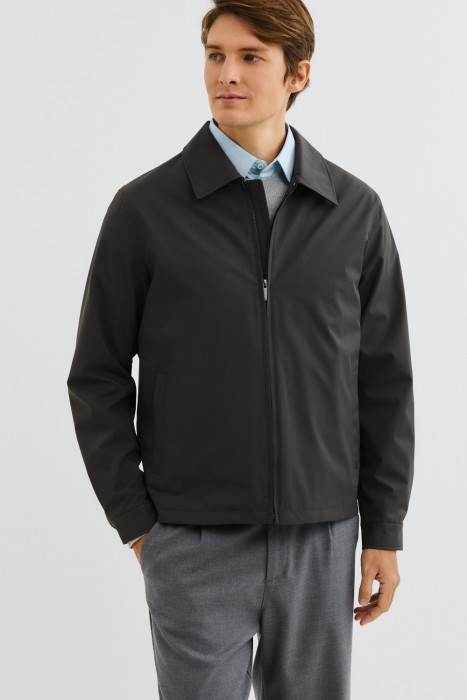 ветровка от бренда снежная королева вид слева