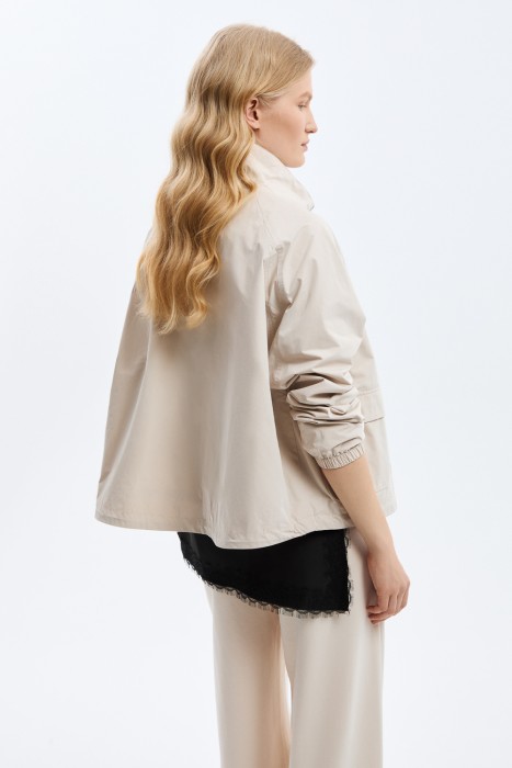 ветровка по цене 6130 руб вид справа