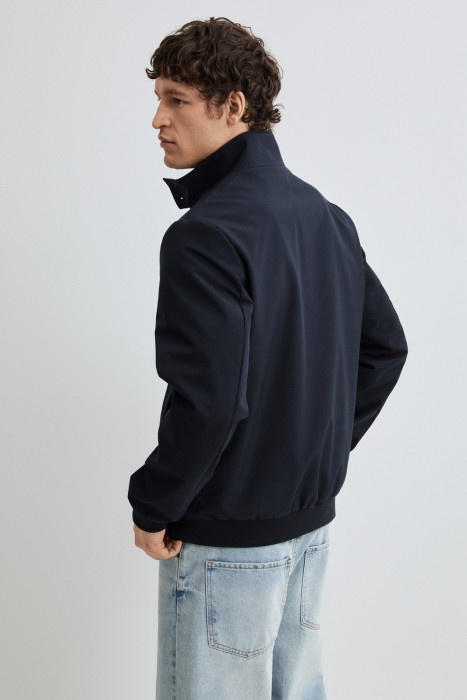 ветровка по цене 9590 руб вид справа