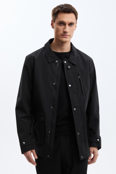 ветровка от бренда снежная королева вид слева