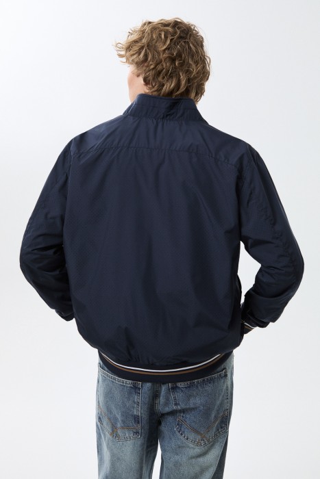 ветровка по цене 5360 руб вид справа