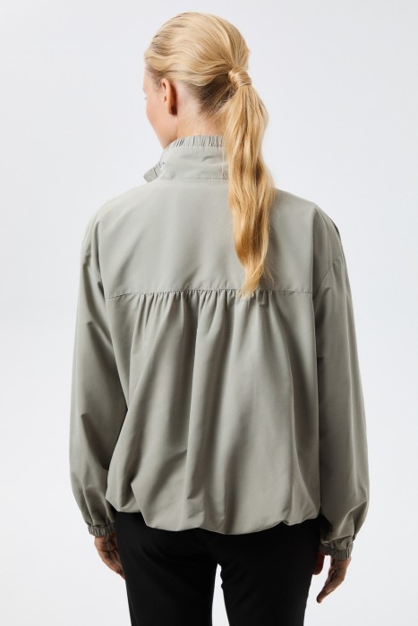 ветровка по цене 5750 руб вид справа