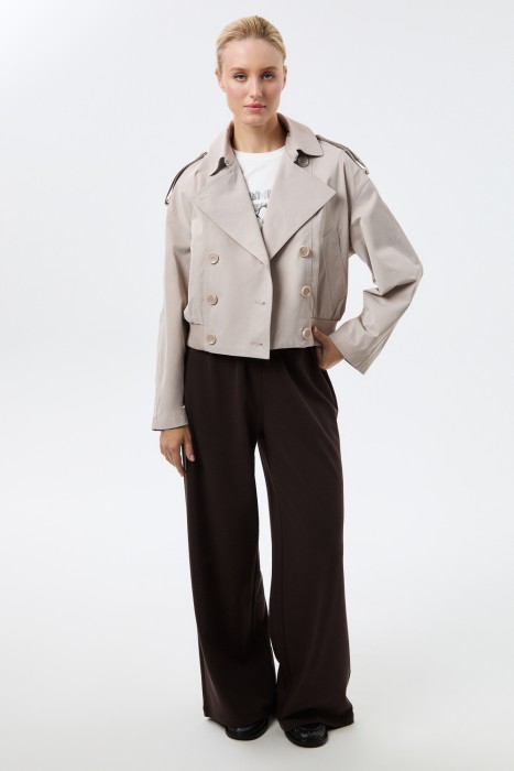 ветровка от бренда снежная королева вид слева