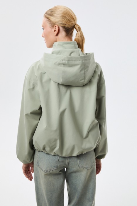 ветровка по цене 6130 руб вид справа