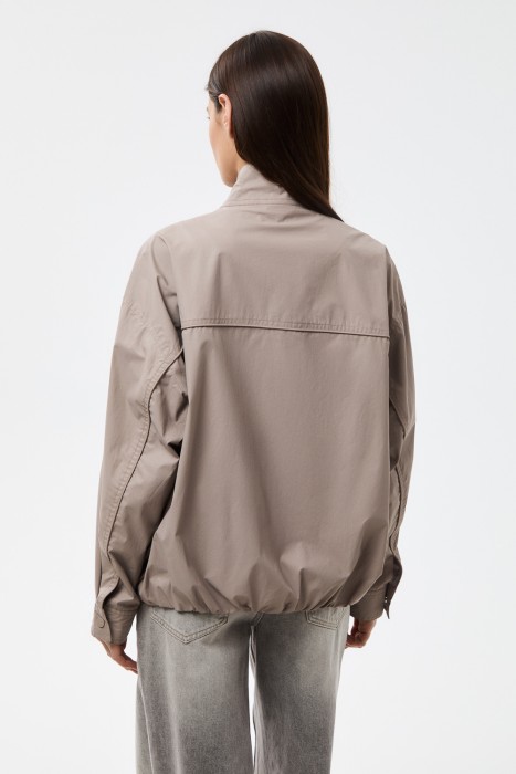 ветровка по цене 6900 руб вид справа