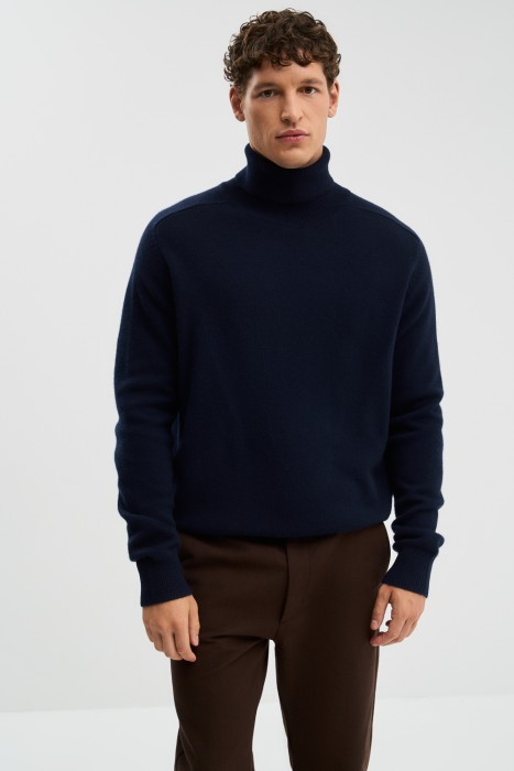 водолазка из шерсти по цене 2110 руб вид справа