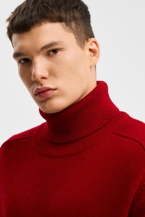 водолазка из шерсти из россии вид сбоку