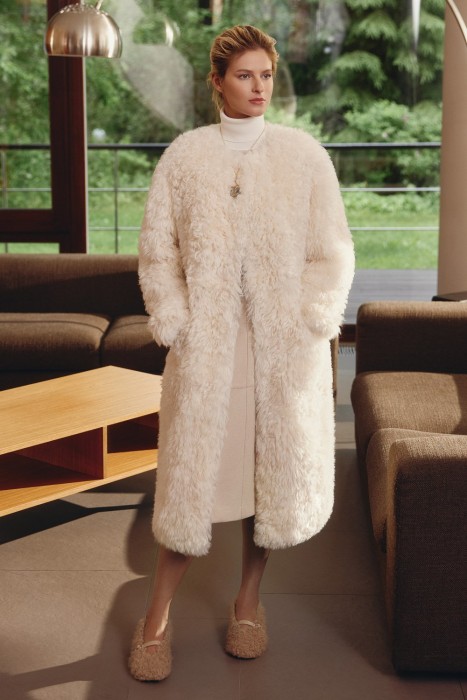 водолазка от бренда снежная королева вид слева