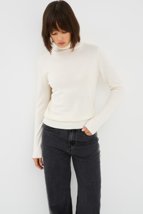 водолазка от бренда снежная королева вид слева