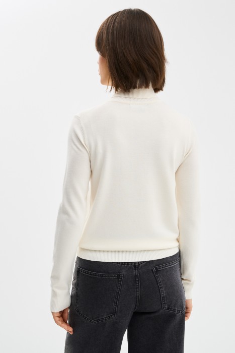 водолазка по цене 960 руб вид справа