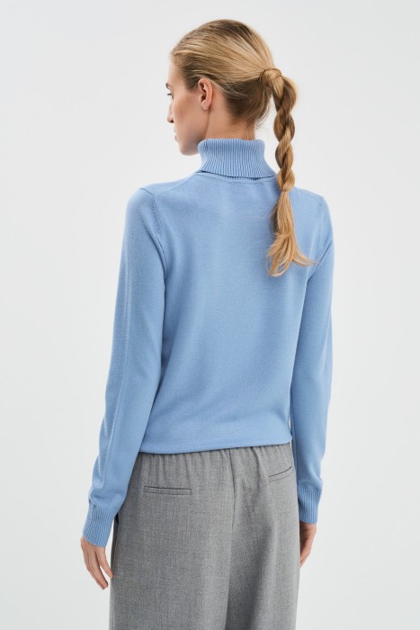 водолазка по цене 960 руб вид справа