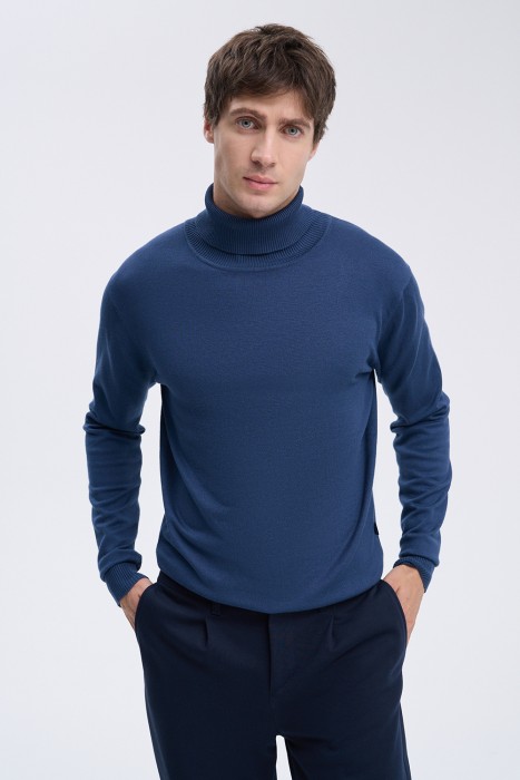 водолазка от бренда снежная королева вид слева